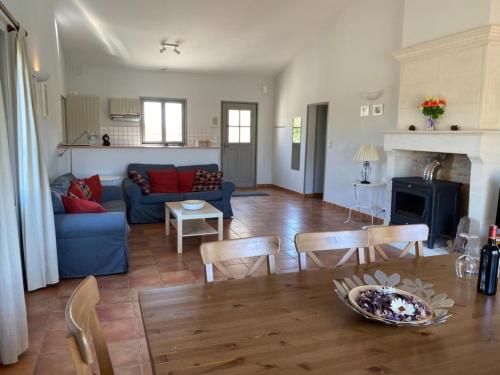 Χώρος καθιστικού στο Villa in France with Private Pool & Garden