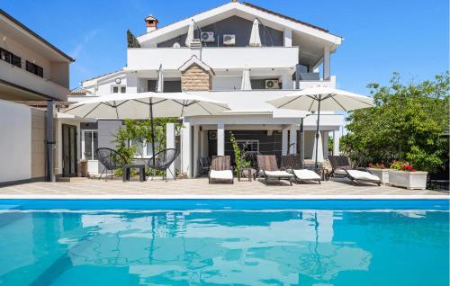 1 Bedroom Gorgeous Apartment In Vodice