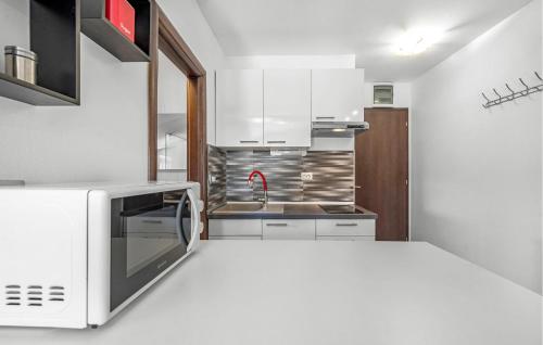 1 Bedroom Gorgeous Apartment In Vodice