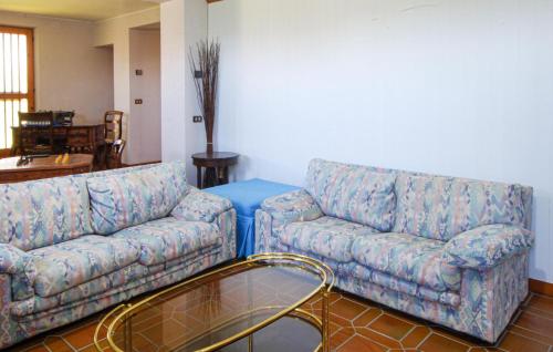 Istumisnurk majutusasutuses Awesome Home In Cingoli With Wifi