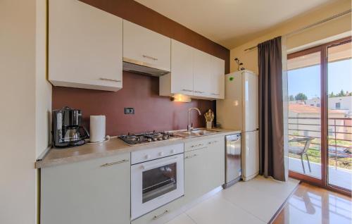 1 Bedroom Stunning Apartment In Pula
