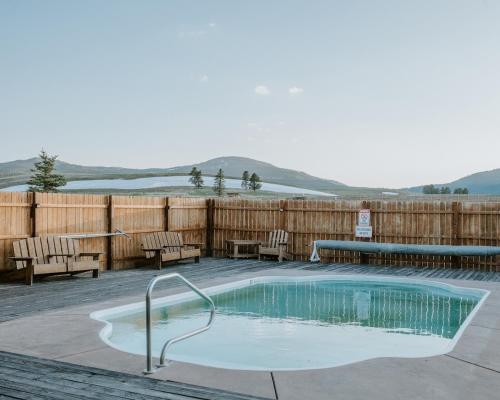 Bassein majutusasutuses Bar N Ranch või selle lähedal