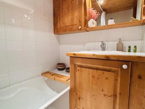 Charmant 3 pièces à Méribel Village avec parking et WIFI - FR-1-411-986