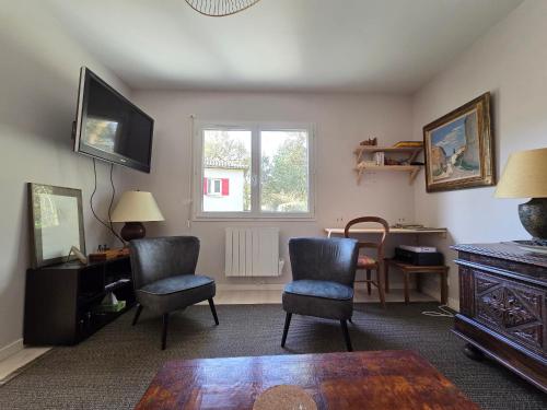 Appartement cosy avec jardin privé à 10 min de la plage, parking inclus - FR-1-364-184