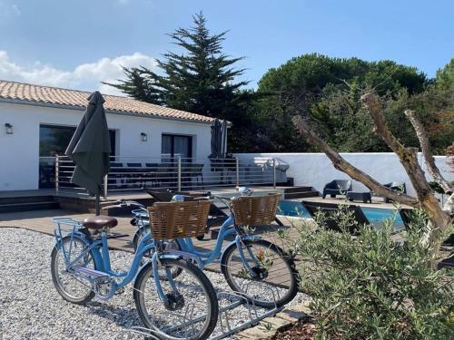 Villa 125m² avec piscine chauffée, 3 chambres, terrasse à La Flotte - FR-1-835-30