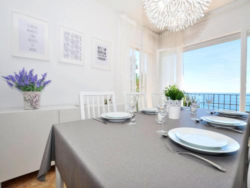 Apartment in Roses with Stunning Sea Views