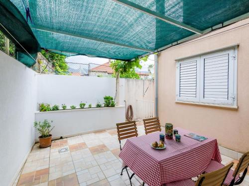 Apartments Captain - Superior One Bedroom Apartment with Terrace 3 Adults