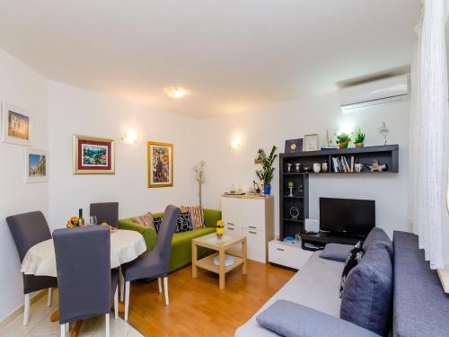 Apartments Captain - Superior One Bedroom Apartment with Terrace 4 Adults