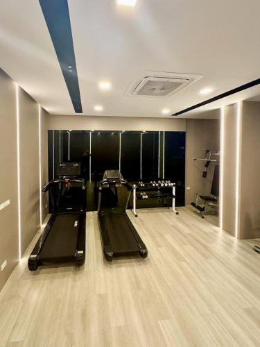 Pusat kecergasan dan/atau kemudahan kecergasan di The Proud Exclusive Hotel-SHA Plus