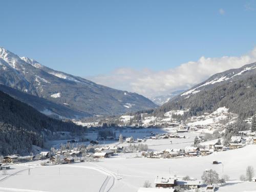 Galería fotográfica de Apartment in Wald im Pinzgau near Ski Slope, cleaning included en Wald im Pinzgau