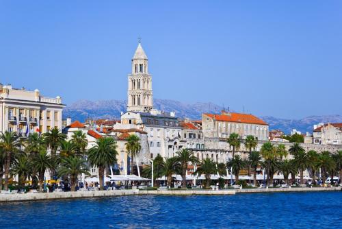Comfortable apt with great city and sea view