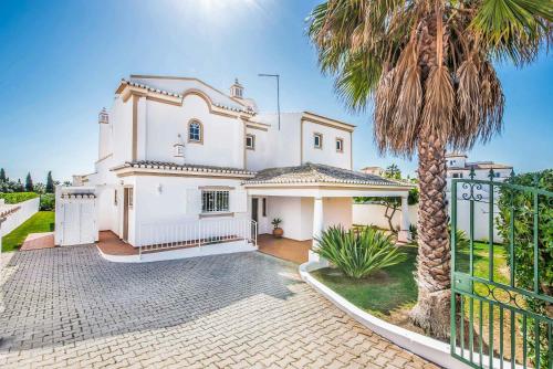 Villa Damara