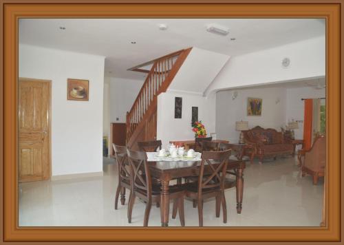 Χώρος καθιστικού στο Julie's Holiday Home