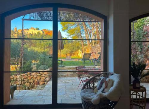 Κήπος έξω από το Bohemian House Overlooking Roussillon
