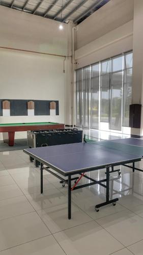 Stolní tenis v ubytování L. Casa • Tagaytay Staycation nebo okolí