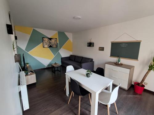 Maison entière, terrain ,cours