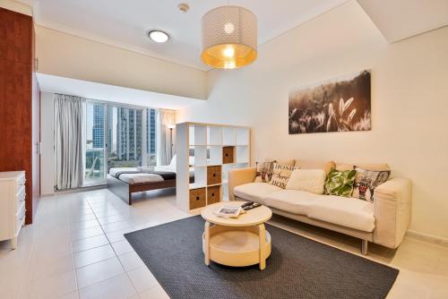 Comfy Studio with Views Near Marina & Burj Al