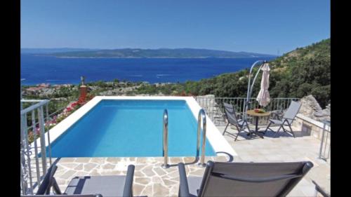 Foto Villa Kristina - Ferienhaus Baška Voda - Topići, Private Outdoor Swimmingpool 2