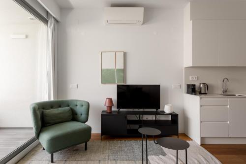The Urban Oasis Elegant 2 Bedroom Duplex in Lisbon