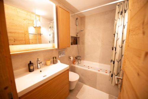 Clouds Apartment Alpin Luxury View and Poolにあるバスルーム