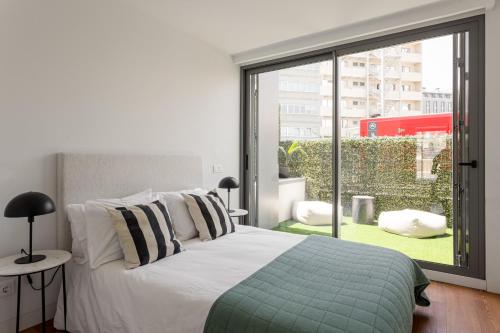 The Urban Oasis Elegant 2 Bedroom Duplex in Lisbon