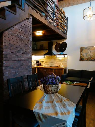 Kartalia wooden maisonette