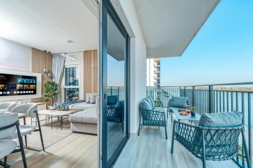 Μπαλκόνι ή βεράντα στο Family Holiday Homes in Yas Island Abu Dhabi, Near Ferrari World & SeaWorld