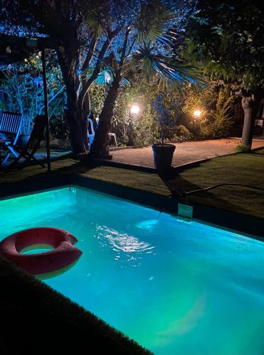 Ravissante maison, piscine, pétanque, proche plage