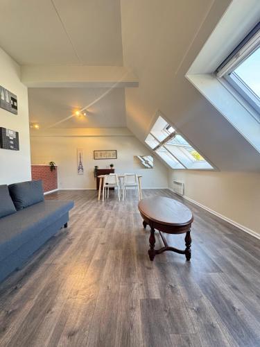 Ein Sitzbereich in der Unterkunft Bright Apartments In The Heart Of Antwerp