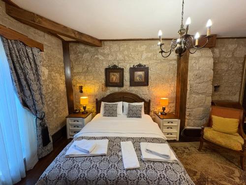 Кровать или кровати в номере kyrenia palace boutique hotel