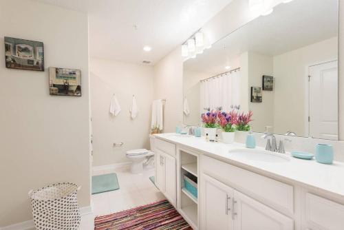 Koupelna v ubytování Storey Lake Resort 32 - Hosted by Top Villas