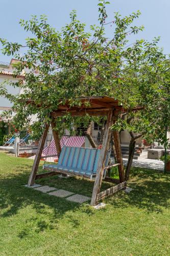 Κήπος έξω από το Villa Fiore