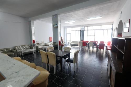 Posezení v ubytování Hostel Ismail Bej