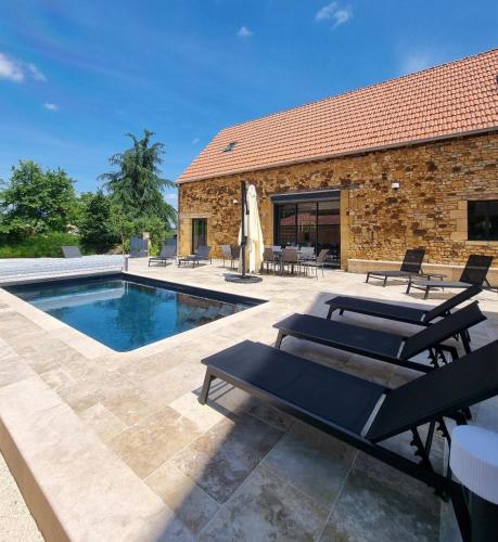 Kolam renang di atau dekat dengan T6 avec piscine en Dordogne