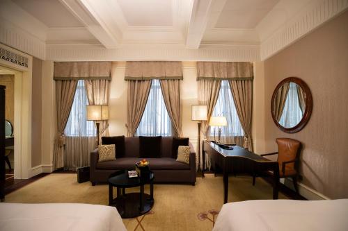 Posezení v ubytování Fairmont Peace Hotel on the Bund