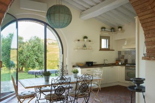 Η κουζίνα ή μικρή κουζίνα στο Villa Martha