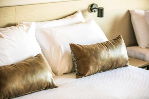 Cama o camas de una habitación en Nightcap at The Cheeky Squire
