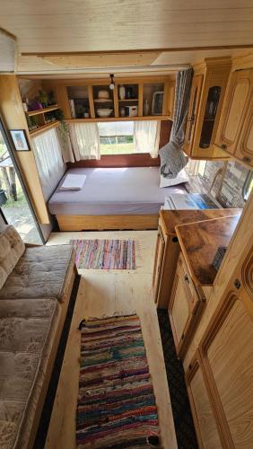 Кухня или мини-кухня в Beachfront Caravans
