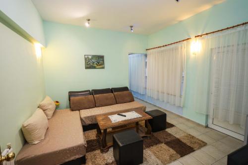 Гостиная зона в Edi Hotel