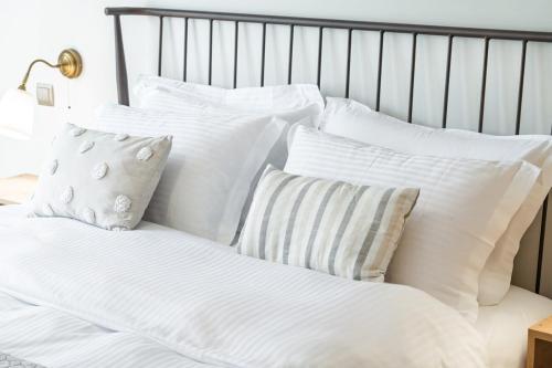 Luxury, entire, 2-10 person apartment in ilioupoli