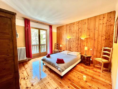 Postel nebo postele na pokoji v ubytování Ségure Chalet l'étoile des cîmes