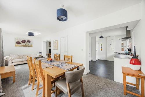 Imagen de la galería de 6 Guests, Wotton under Edge, Cotswold Way, Parking, en Wotton-under-Edge