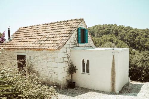 Family friendly house with a swimming pool Selca, Brac - 24224