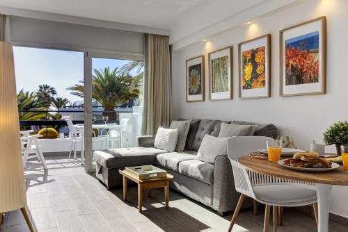 Sunset by Smart Holiday