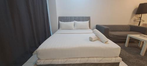 Postel nebo postele na pokoji v ubytování Summer Suite By RSR