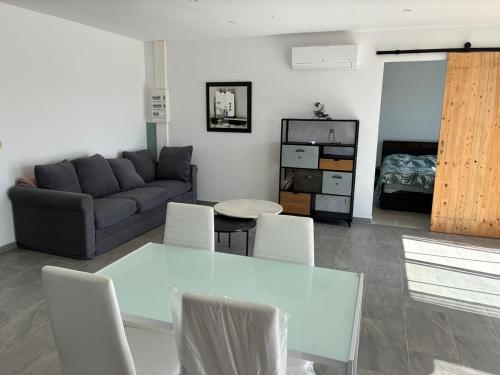 Photo de la galerie de l'établissement villa de vacances, à Cessenon