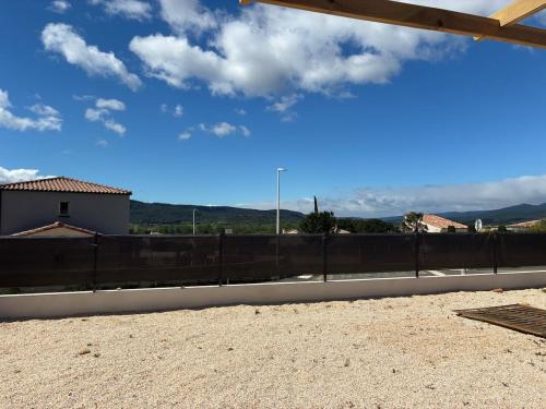 Photo de la galerie de l'établissement villa de vacances, à Cessenon