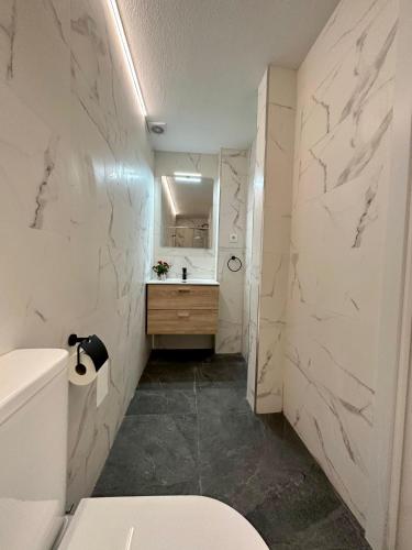 Fantástica casa con jardín