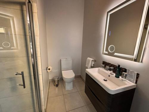Koupelna v ubytování Leitrim Marina Hotel