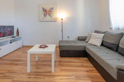 Apartment Ugrin, a cozy and relaxing retreat minutes from the Beach
